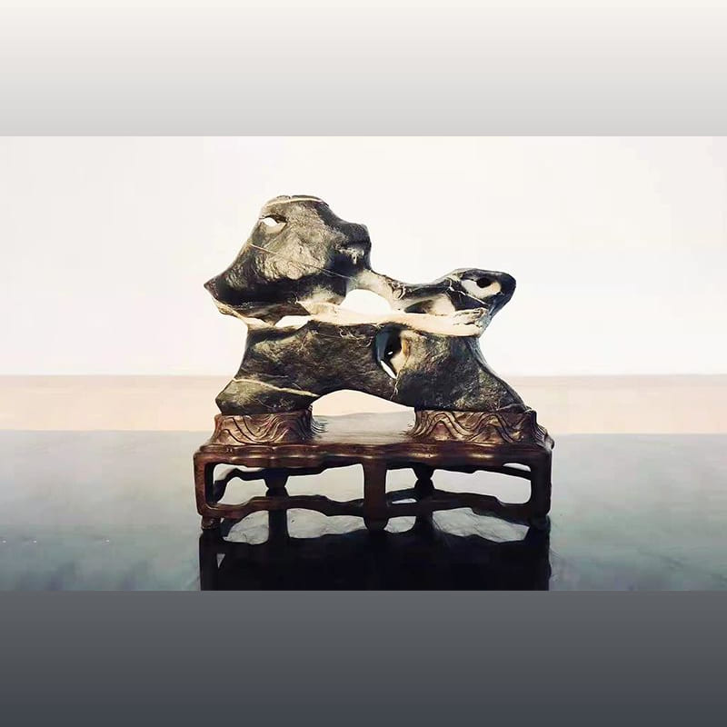 云逸洞天 · 灵璧石