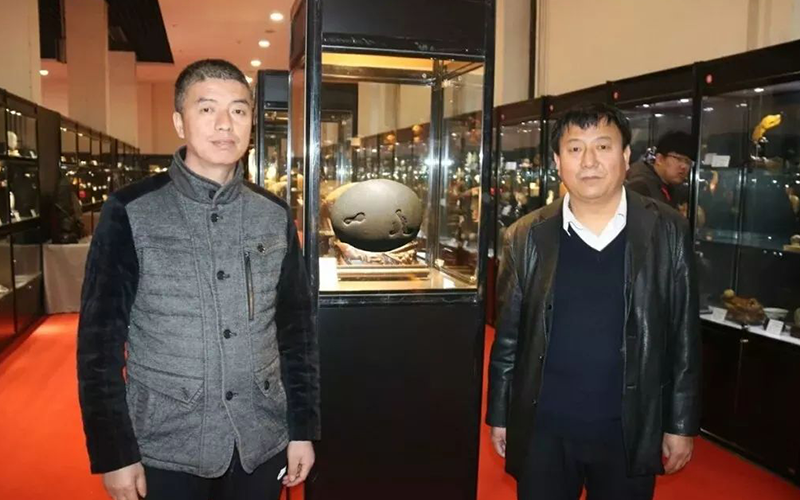 堪称完美“八一”文字石，获奖无数的长江石《军魂》在2019年太原石展以81万高价成交！